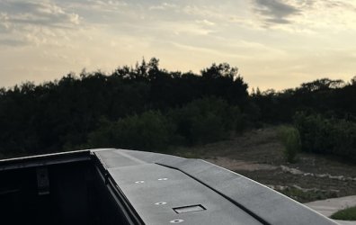 Plastic tailgate top