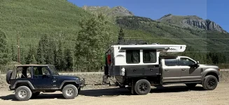 truckjeep.webp