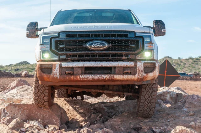 2020-ford-super-duty-f-250_100732508_m.jpg