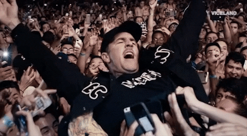 3o6vXHAPGwnchRn63S.gif