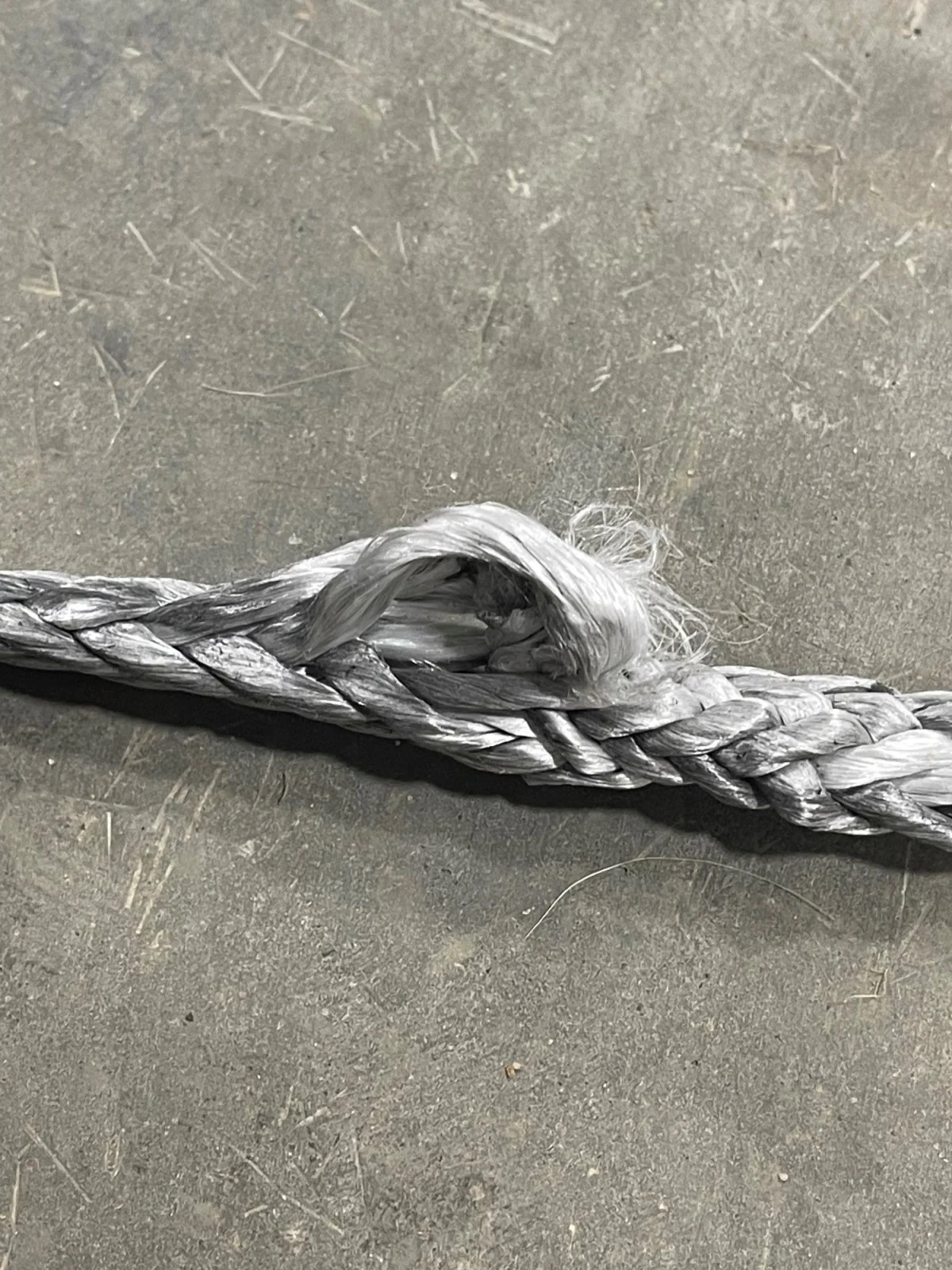 winch rope with tear.jpg | Ford Tremor Forum | Ford Super Duty