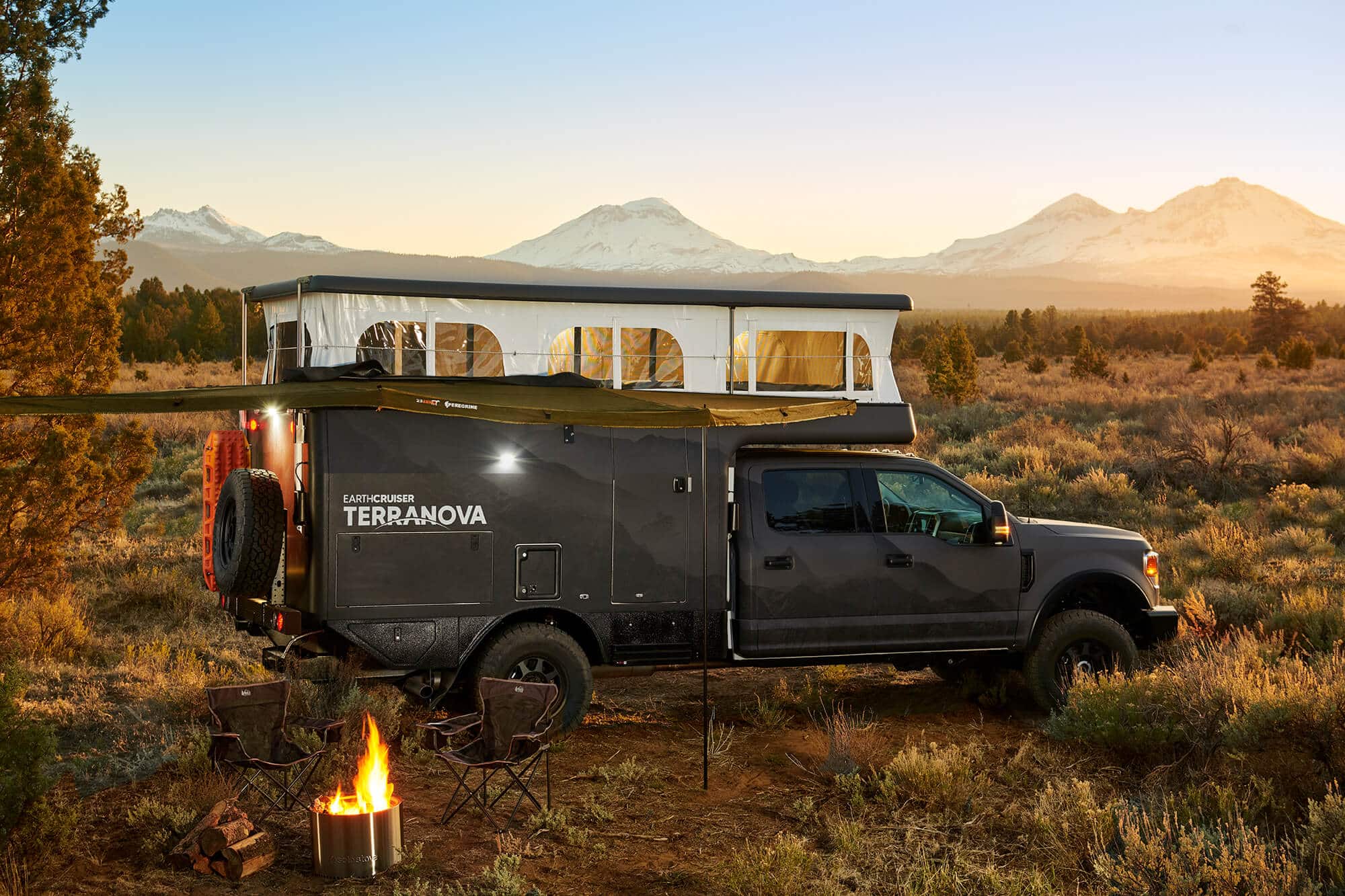earthcruiser-terranova-side-exterior.jpg